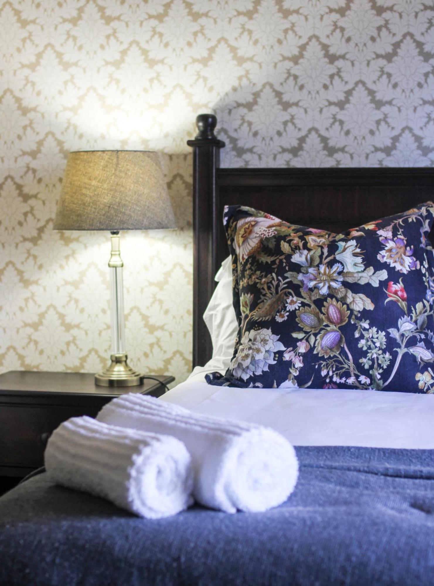 Airlies Historical Guest House Монтегю Стая снимка